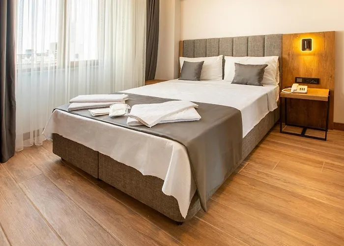 Grand Business Hotel