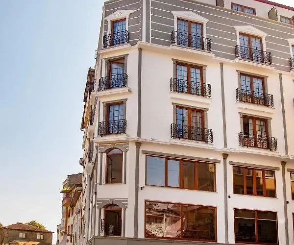 Grand Business מלון 3*